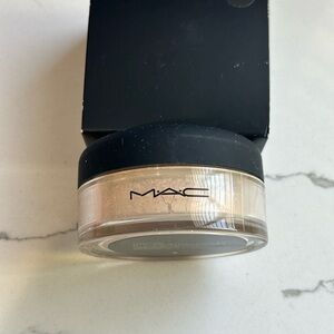 MAC Cosmetics Mineralize Loose Setting Powder - Extra Light